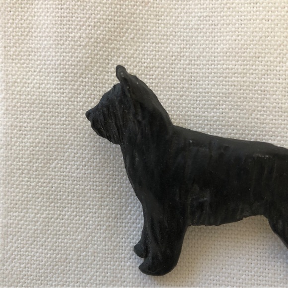 BRIARD DOG BROOCH - Picture 2 of 5